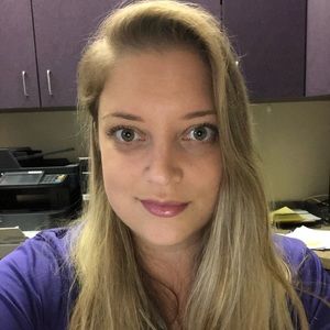 Meet your Posher, Laura